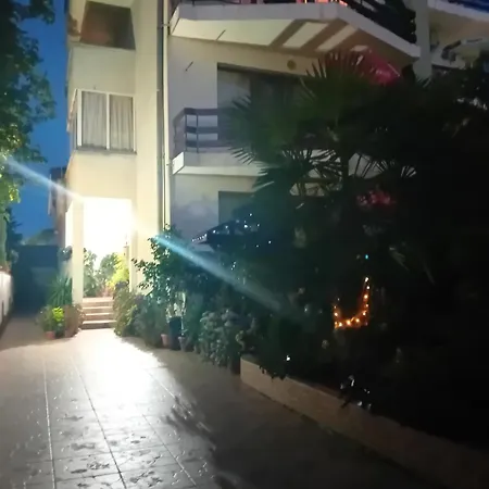Urdoviza Πανσιόν 3*